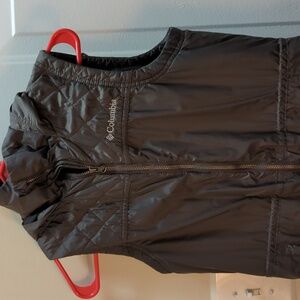 Columbia vest